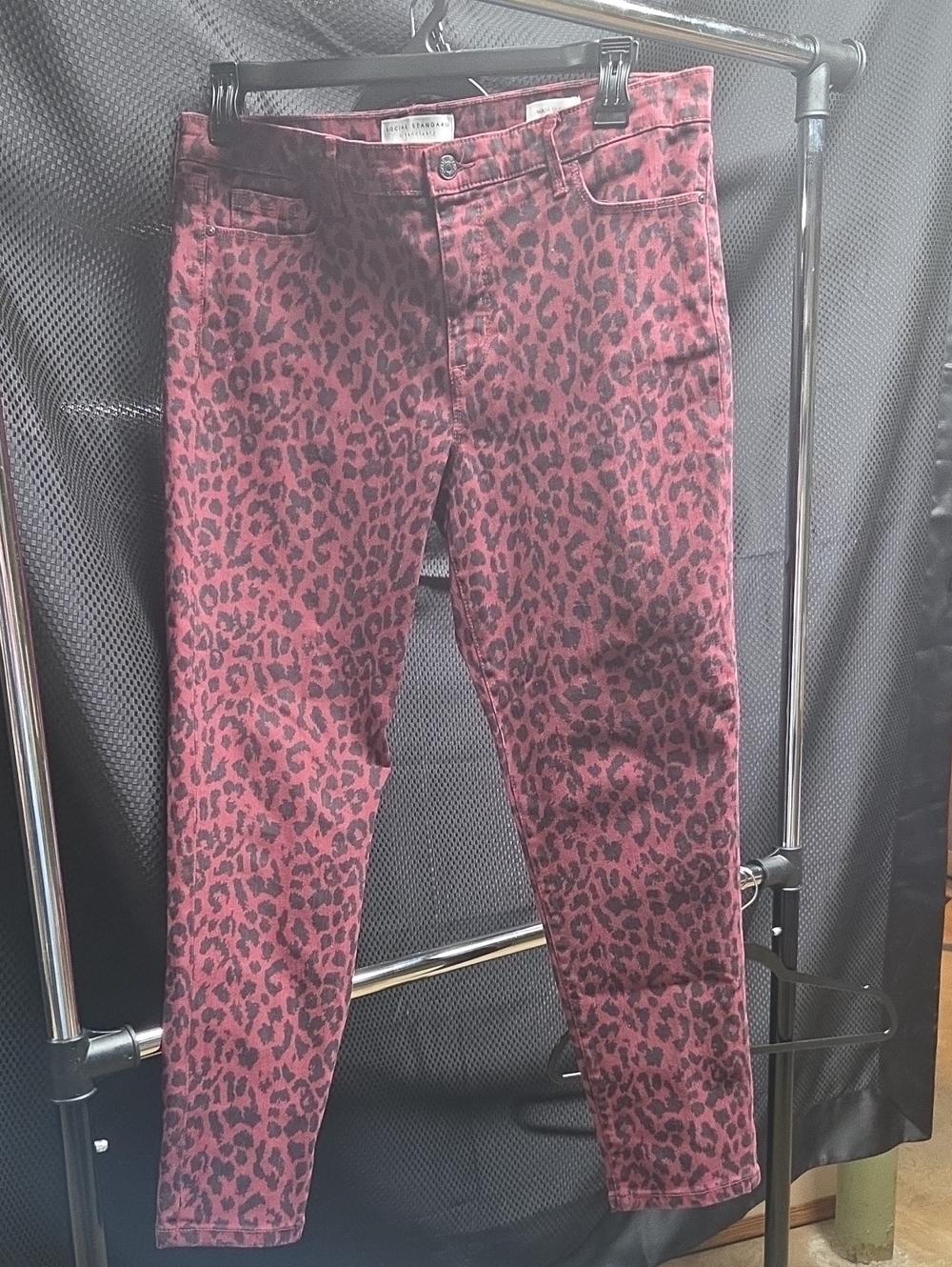 Leopard-Print Skinny Jeans in Black And Wine